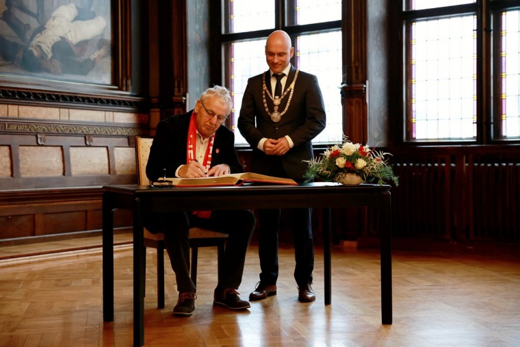 60 Jahre RWE - Eintrag ins Goldene Buch der Stadt Erfurt