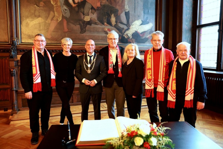 60 Jahre RWE - Eintrag ins Goldene Buch der Stadt Erfurt